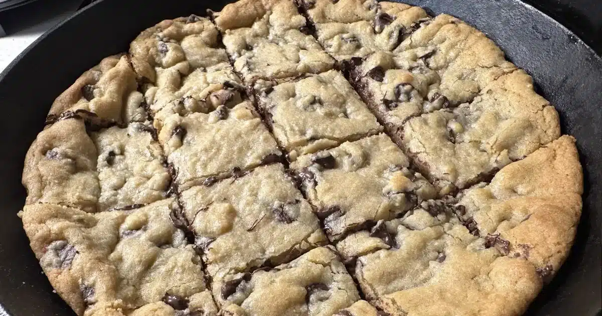 Irresistible: These Giant Cookies with Melting Centers Ready in 12 Minutes