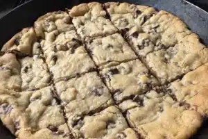Irresistible: These Giant Cookies with Melting Centers Ready in 12 Minutes