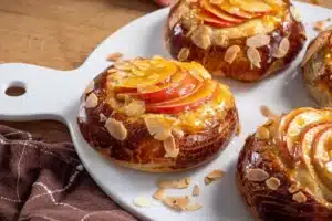 The Sweetest Snack of the Moment: Soft Little Apple and Almond Brioche!